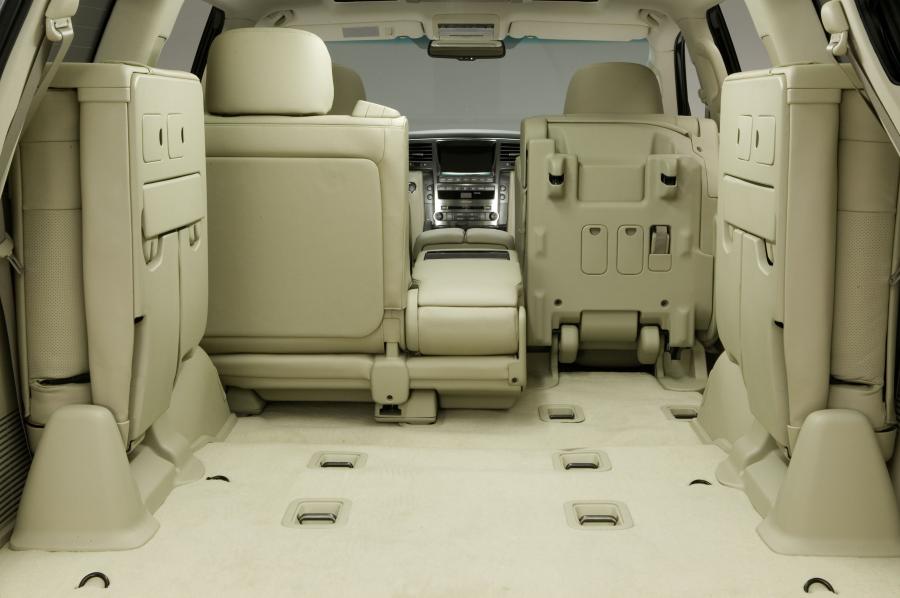  Lexus LX570 2008 года  (фото 87 из 221)